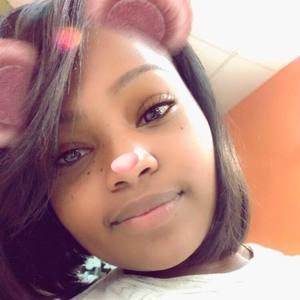 Meet your Posher, Dee-de